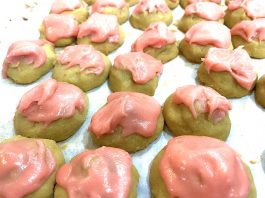 cherry-flip-cookies-business-moose-jaw-cookie-cooked-witih-icing